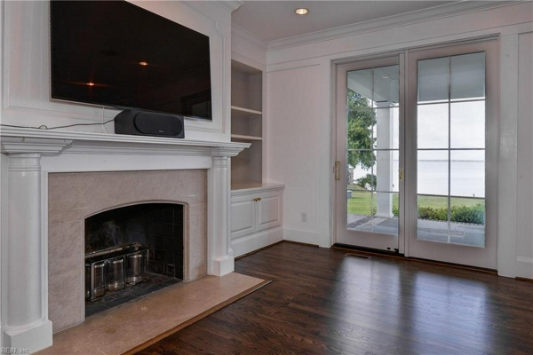 807 Riverside Drive Photos