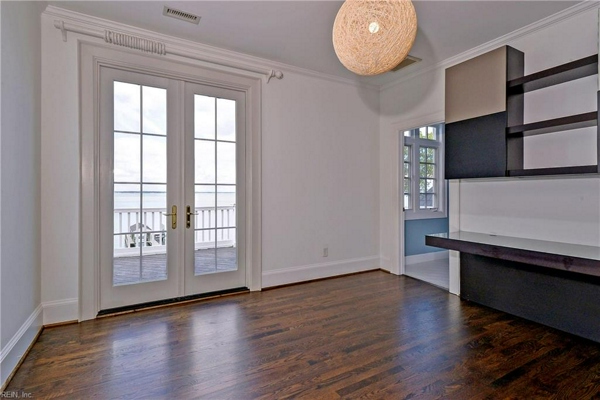 807 Riverside Drive Photos